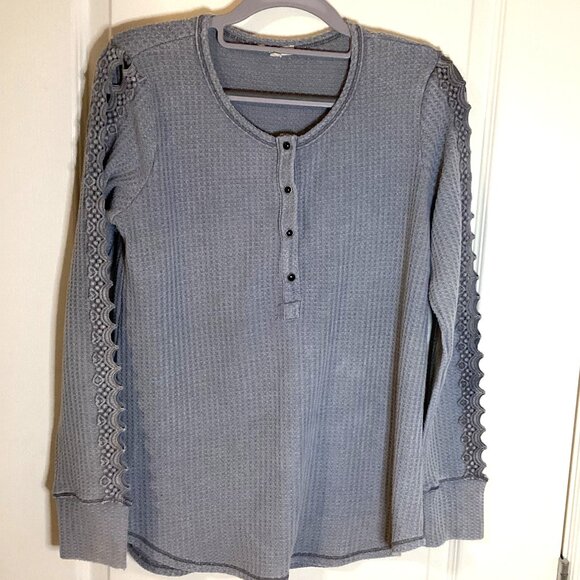 Mystyle Women's Gray Top Long Sleeve Waffle Sweater Size S Lace Cut-Out Sleeves - Picture 2 of 6